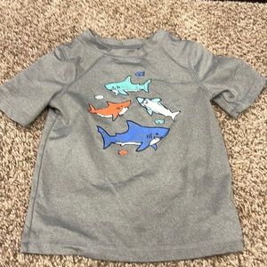 Boys gray T-shirt with sharks cat and jack size 18 months